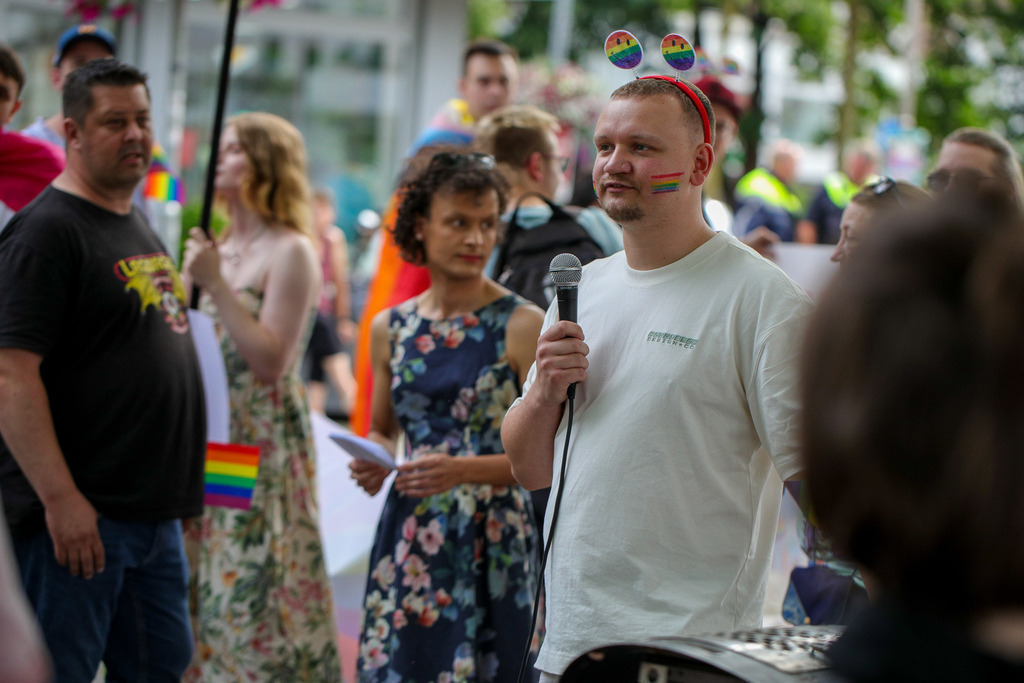 CSD_Moers_190725_021 | Bildergalerie von Sport-Ereignissen aber auch von weiteren spannenden Dingen - nicht nur vom Niederrhein. In Anlehnung an den bekannten Spruch von Hanns Dieter Hüsch heißt das Motto: "Niederrhein ist überall".  - Realisiert mit Pictrs.com