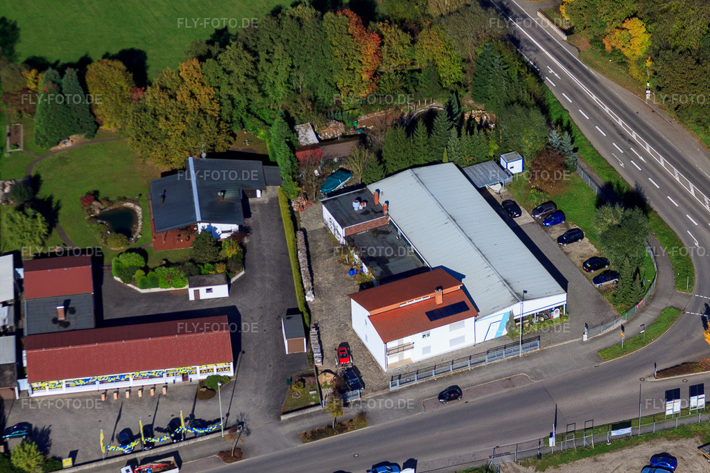 Luftbild: Industriegebiet Horst, ADMIRAL Spielhalle und Autowerkstatt Dieter Großglaus im Ortsteil Minderslachen in Kandel im Bundesland Rheinland-Pfalz in Deutschland. – Foto: IMG_34899.jpg vom 26.10.2010 durch Werner Riehm/FLY-FOTO.de – Auflösung des Originals: 4752 x 3168 px – Admiral Games: Admiral Games