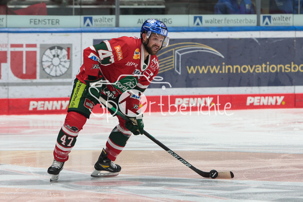Augsburger Panther - Grizzlys Wolfsburg | Wade Bergman (AE #47) am Puck