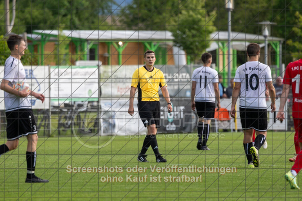 20250616_201735_0806 | #,  TV Eybach (weiß) vs. 1.FC Donzdorf II (rot), Fussball, Entscheidungsspiel 3 in Kreisliga A3 - Bezirk Neckar/Fils, Saison 2024/2025, Rasensportplatz, Staufenecker Str. 41, 73084 Salach, 16.06.2025 - 18:30 Uhr,Foto: PhotoPeet-Sportfotografie/Peter Harich