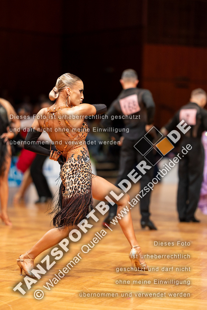 20230812-04455 | Hier finden Sie Tanz Bilder vom Latein und Standard Formationen tanzen. Sportbilder vom Tanzsport. Schöne Fotos und von Weltmeisterschaft, Europameisterschaft, Bundesliga, Regionalliga, Oberliga und Landesliga sowie von GOC Stuttgart, DanceComp, WM Bremen
