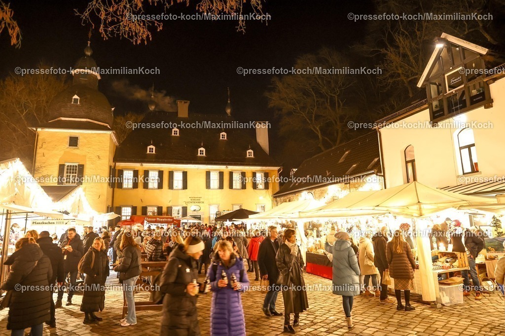 Wup12122501037 | 12.12.2026, Wuppertal, Weihnachtsmarkt Haus Schloss Lüntenbeck. 