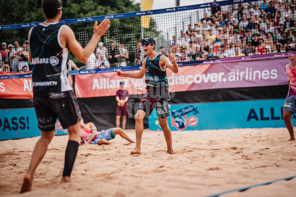 Beachvolleyball | Männer | Allianz German Beach Tour 2025 | Tourstop München | 05.07.2025 | Valentin Schneckenburger jubelt