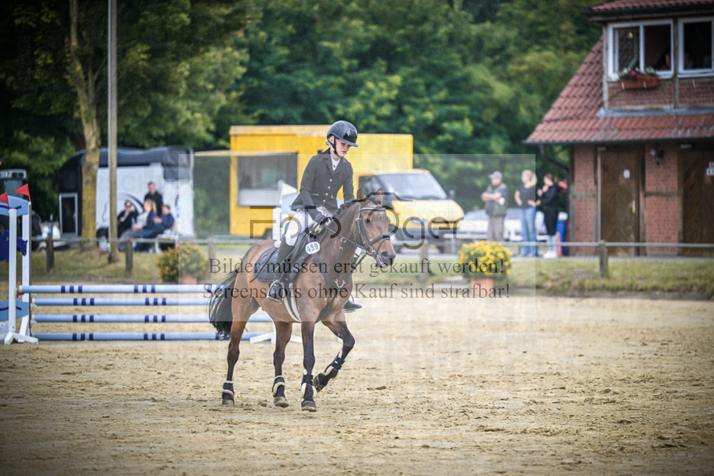 DOS_0306 | Entdecke hochwertige Reitturnierfotos von Foto Oger. Professionell, emotional und authentisch – jetzt Lieblingsmomente im Shop bestellen.Deutschlandweite Turnierfotografie. - Realisiert mit Pictrs.com