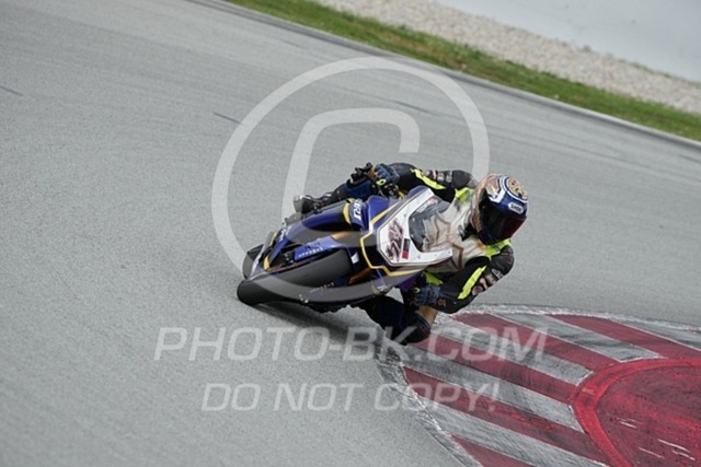 2024_10_27_PBK_33798 | Sportfotografie; SlowMotion; Video; Rennstrecke; Hafeneger; Speer; Racing; RSE; BMW; CBO; Trackday; Motorsportarena; Hockenheimring; Brno; Most; Barcelona; Valencia