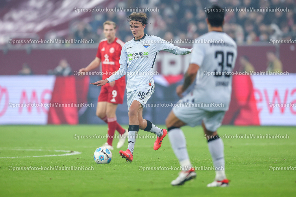 Due09112401034 | 09.11.2024, Fußball, Fortuna Düsseldorf - SC Paderborn 07, 2. Bundesliga, Merkur Spiel-Arena, Saison 2024 2025: Luis Engelns (Paderborn #46)DFB regulations prohibit any use of photographs as image sequences and or quasi-video.