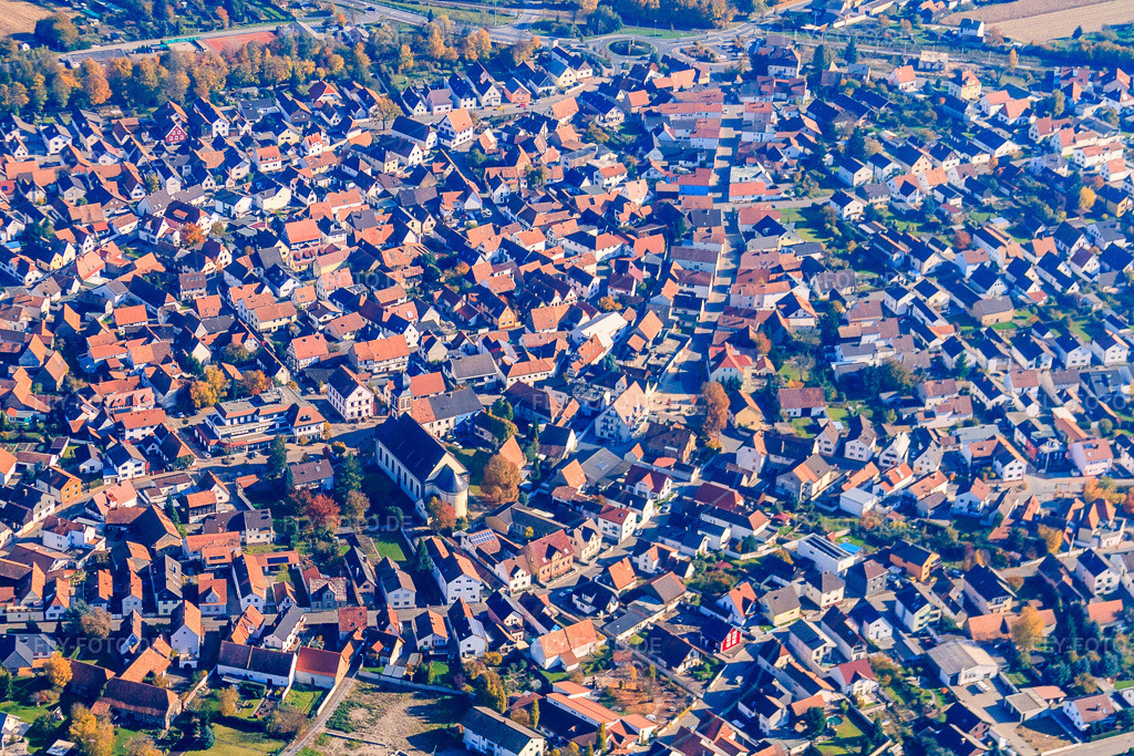 Luftbild: Ludwigstr in Hagenbach im Bundesland Rheinland-Pfalz in Deutschland. Foto: IMG_35319.jpg vom 31.10.2010 durch Werner Riehm/FLY-FOTO.de