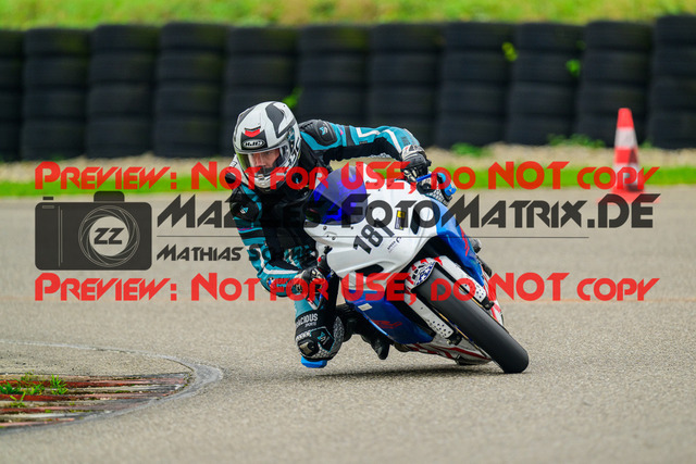 MaZZes_Fotomatrix_20241003_6007705_3964 | GELB