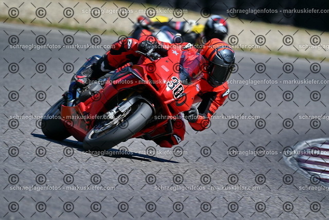 26bt04-0432 | markuskiefer.com - Realisiert mit Pictrs.com