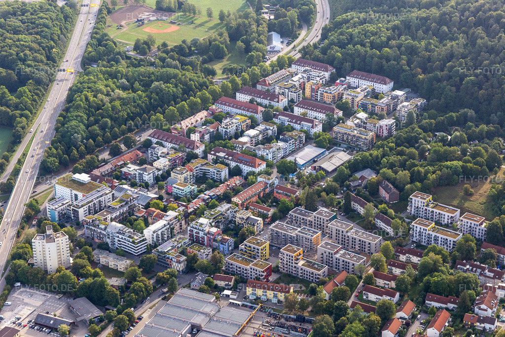 Luftbild: Franz. Allee im Ortsteil Französisches Viertel in Tübingen im Bundesland Baden-Württemberg in Deutschland. Foto: IMG_008584.jpg vom 27.08.2020 durch Werner Riehm/FLY-FOTO.de