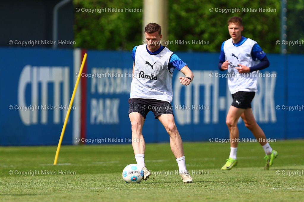 NH_HolsteinKiel_Training_07052025 | #5 Carl Johansson (Holstein Kiel)Fußball I Herren I Training I Saison 2024-2025 I Holstein Kiel I 07.05.2025 I Citti-Fußballpark
