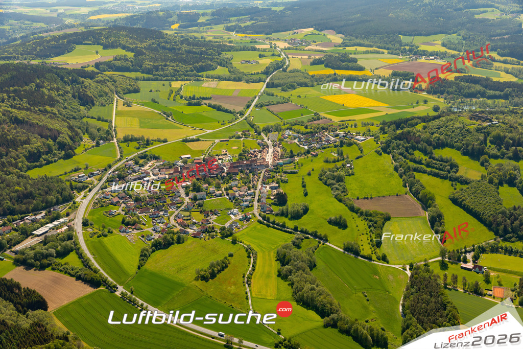 Das Luftbild zeigt : Waldeck Kemnath - Die Luftaufnahme wurde 2024 vom UL-Flugzeug aus erstellt ( keine Drohne ) - Hochauflösende Luftaufnahme - Für grossformatige Ausdrucke geeignet. Die Geschenkidee !Mit Lizenz und Bildrechte bestellbar