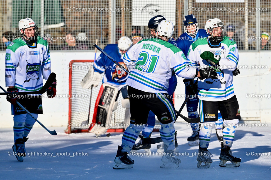 EC Tigers Paternion vs. EC FELD AM SEE/DSG LEDENITZEN | Jubel EC FELD AM SEE/DSG  Mannschaft, #98 Tschuitz Dominik EC FELD AM SEE Ledenitzen, #21 Moser Sandro EC FELD AM SEE Ledenitzen, #10 Ahammer Benjamin EC FELD AM SEE Ledenitzen, EC Tigers Paternion vs. EC FELD AM SEE/DSG LEDENITZEN, EC Tigers Paternion vs. EC FELD AM SEE/DSG LEDENITZEN am 04.01.2026 in Paternion (Eislaufplatz Paternion), Austria, (Photo by Bernd Stefan)