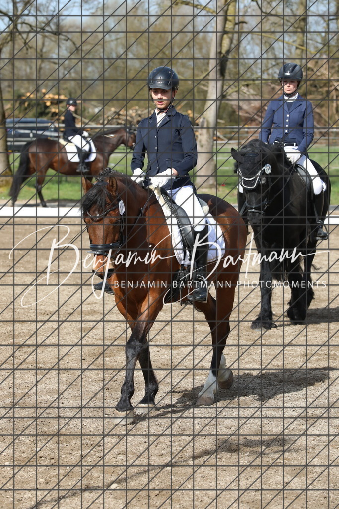 AZ2A3035 | Benjamin Bartmann Photomoments