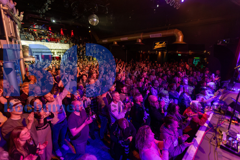 SES_GBAZEC20241227-89 | bond - Realisiert mit Pictrs.com