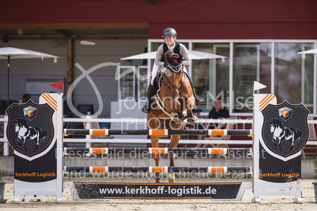 260503_Spenge_7_M2-Spr-m-steig-Anf-715 | Deine schönsten Turniermomente als professionelle Fotos! Entdecke hochwertige Pferdesport-Fotografie im Online-Shop. Jetzt Fotos finden & bestellen!