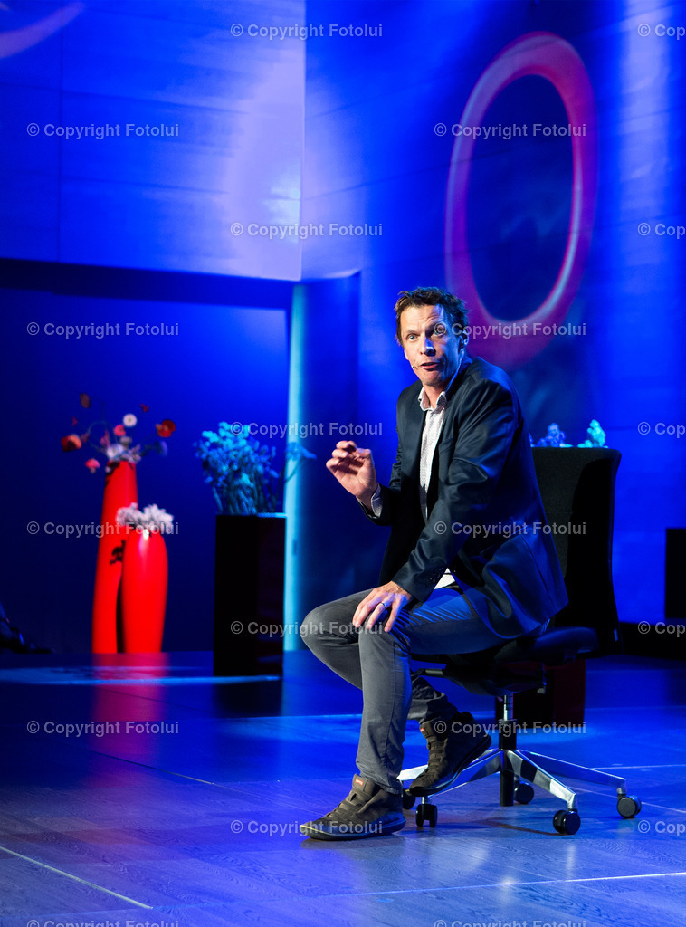 OBERBANK_10 | EIN DANK AN DIE PFLEGEKRAEFTE KABARETT MIT KLAUS ECKEL 02.06.2022 OBERBANK DONAU-FORUM LINZ IM BILD: KLAUS ECKEL. FOTO:FOTOLUI/OBERBANK