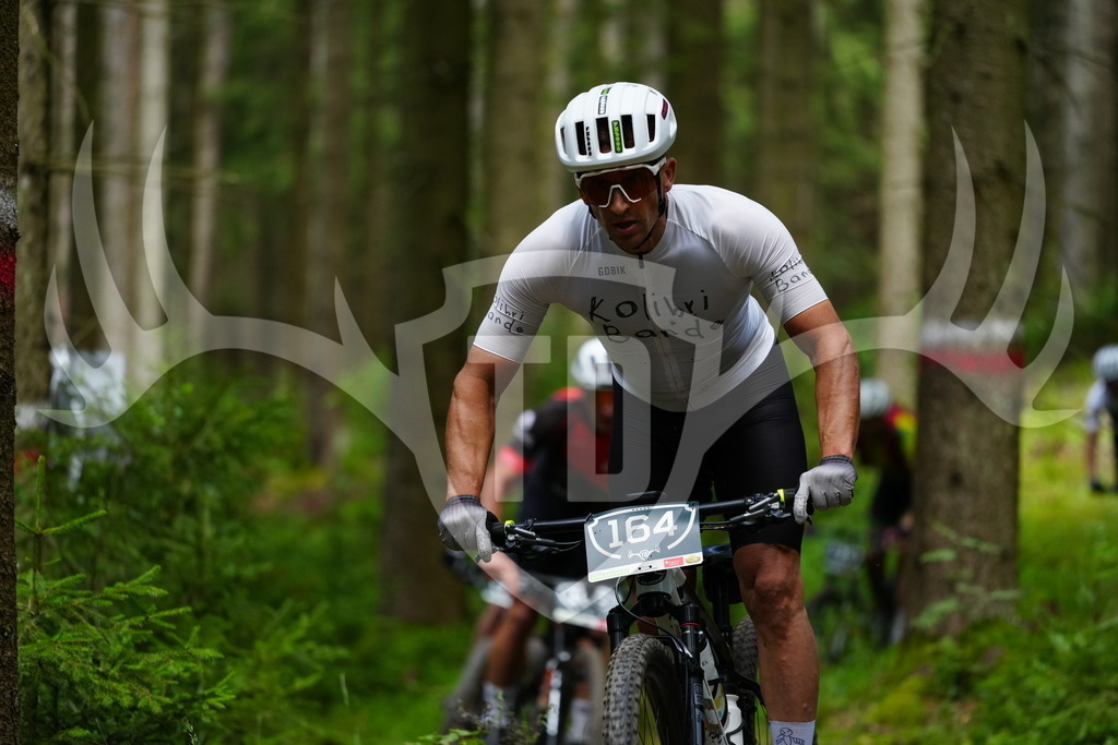 FC100142 | Fotogalerie der Treibjagd im Dunkelwald - Dein MTB Etappenrennen im Erzgebirge - Realisiert mit Pictrs.com