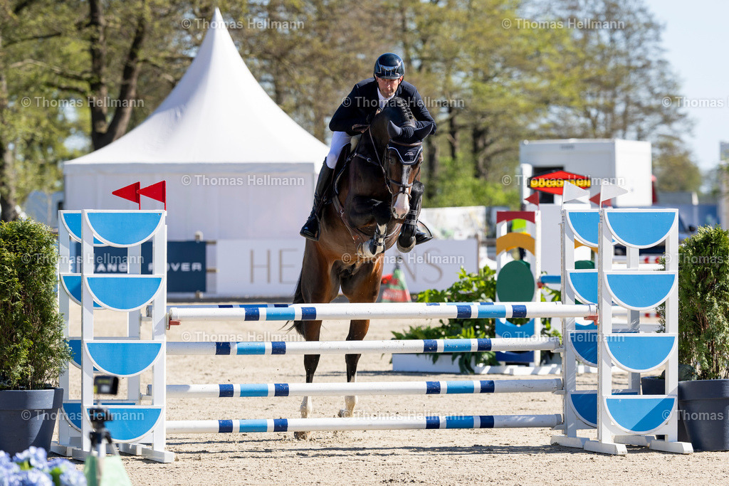 TH_165 Patrick Stühlmeyer_ Casco Blue PS_36938 | Reitturnier Bremen Oberneuland 2026 am 30.04.26 in Bremen, Thomas Hellmann, 165 Patrick Stühlmeyer, Casco Blue PS