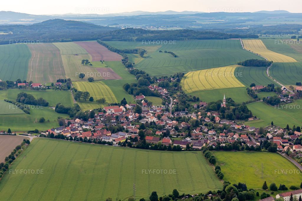 Luftbild: Ortsansicht von Südosten im Ortsteil Dittelsdorf in Zittau im Bundesland Sachsen in Deutschland. Foto: IMG_141703.jpg vom 23.05.2024 durch Werner Riehm/FLY-FOTO.de