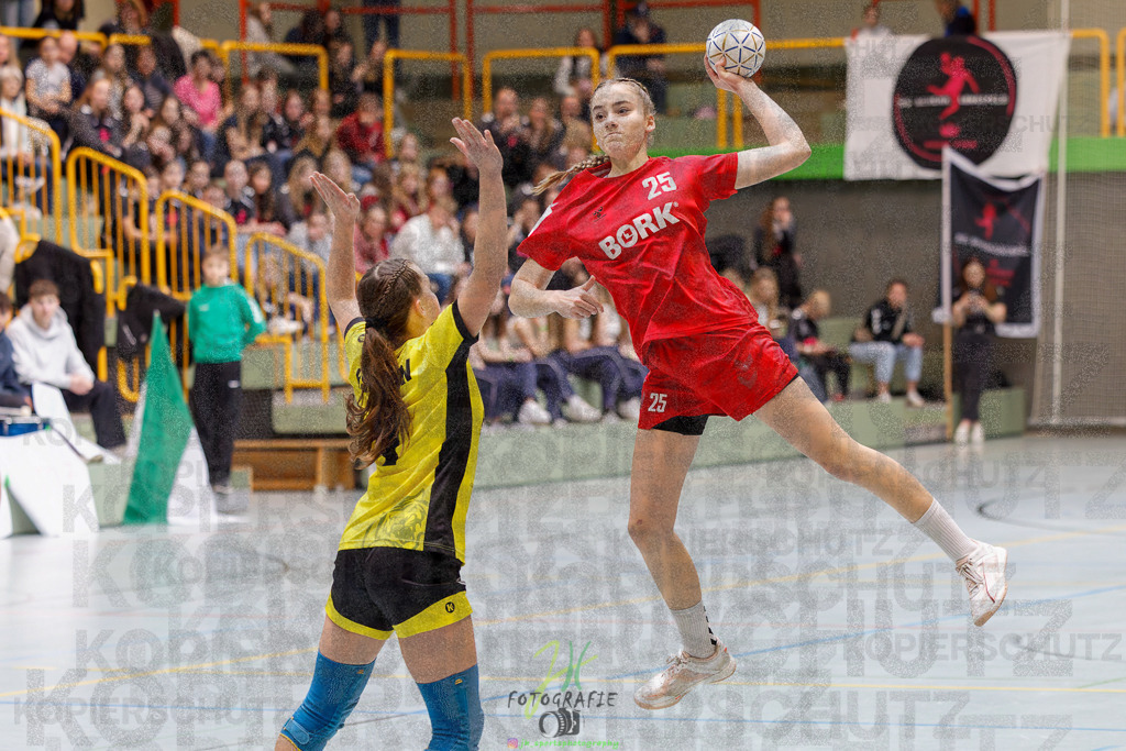 Hessenmeisterschaft wJC - Finale; HSG Kleenheim - HSG Weiterstadt/ Braunsh.Worf. | Hessenmeisterschaft wJC - Finale; HSG Kleenheim - HSG Weiterstadt/ Braunsh.Worf. am 22.03.2025 in Biedenkopf (Sporthalle Lahntalschule)Photo © 2025 - Jörg Heinrich - Realisiert mit Pictrs.com