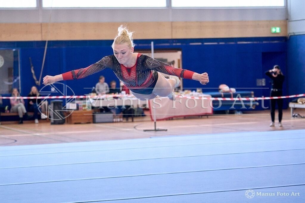 2024-04-30-1-1-C-DSC01983 | Professionelle Sportfotografie in Hamburg, Schleswig-Holstein und Niedersachsen – spezialisiert auf Rhönrad, Geräteturnen, Leistungsturnen und rhythmische Sportgymnastik. Bundesweite Begleitung von Rhönrad-Events. Jetzt Sport-Fotos - Realisiert mit Pictrs.com