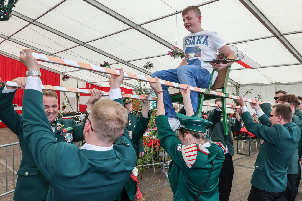 top-top.de 240601-075 | Foto, Video, Fotografie, Videografie, Fotobox, DJ, Discjockey, Musik, Musikbox, Veranstaltung, Photobooth, Amazon, Ebay, Buchtipp, Bestseller, Autor, Verlag, Buch, Wesel, Hamminkeln, NRW, Dinslaken, Rees, Drohne, Hochzeit, Party, Fotobox, Wesel, Fotograf