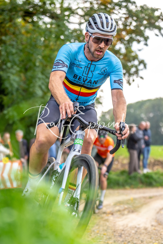 Ralf Eppink Photography 20251012_DSC03286 | Sportfotografie, Eventfotografie, Porträtfotografie, Radsport Fotograf, Triathlon Fotograf, Düsseldorf Fotograf, Köln Fotograf, Actionfotografie, Teamfotografie, Peoplefotografie, Business Portraits, Veranstaltungsfotografie, Reportagefotografie - Realisiert mit Pictrs.com