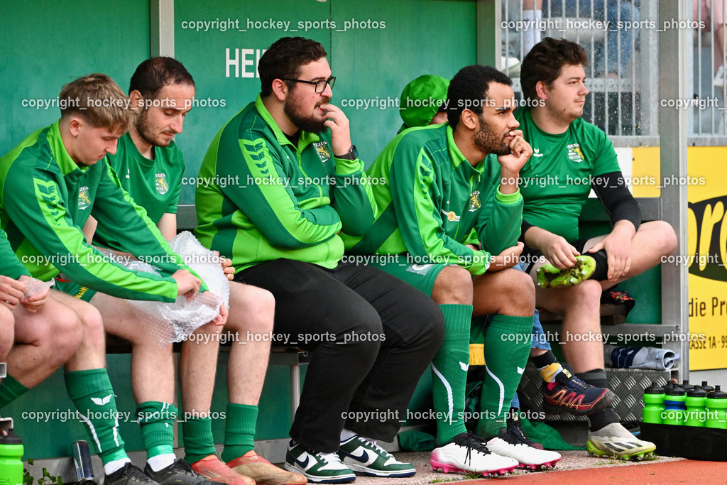 SV Rapid Lienz vs. URC Thal Assling | Spielerbank SV Rapid Lienz, Asisstentcoach Rapid Lienz Tolga Sarisaltik, #4 Aziz Olayemi Ayodeji Rapid Lienz, #22 Christian Jonas Tschojer Rapid Lienz, SV Rapid Lienz vs. URC Thal Assling, SV Rapid Lienz vs. URC Thal Assling am 08.06.2024 in Lienz (Dolomiten Satadion), Austria, (Photo by Bernd Stefan)