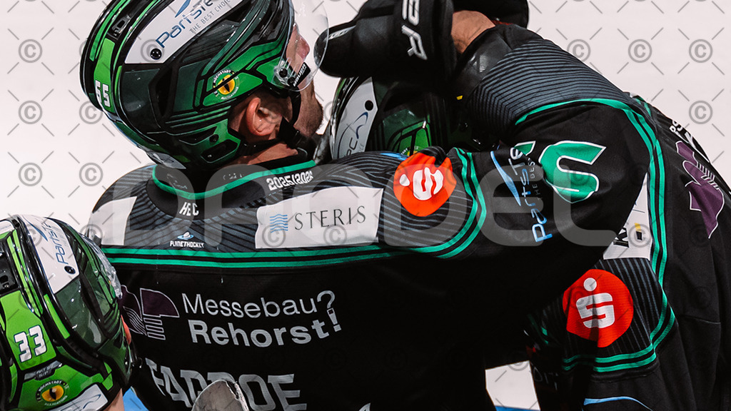 Alligators_vs_Fuessen_21.11.2025-119 | Höchstadt Alligators Fotogalerie: Eishockey-Action aus Franken. Professionelle Spielfotos, Portraits & Stadionbilder zum Download. Jetzt entdecken! - Realisiert mit Pictrs.com