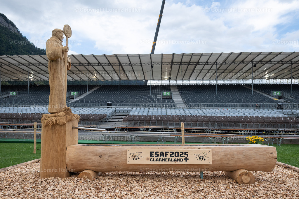 Schwingen -  ESAF Freitag Festumzug 2025 | Mollis, 29.8.25, Schwingen - ESAF Freitag Festplatz Brunnen.