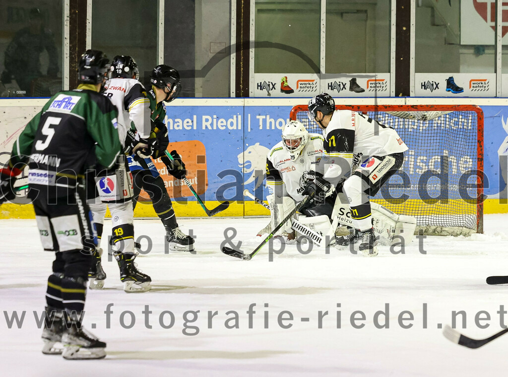 2022-12-23_092_TSV_Erding_gegen_EA_Schongau | Erding, Deutschland, 23.12.2022:
Eishockey, Bayernliga 2022 / 2023, 22. Spieltag, TSV Erding gegen EA Schongau, Endergebnis: 

Foto: Christian Riedel / fotografie-riedel.net