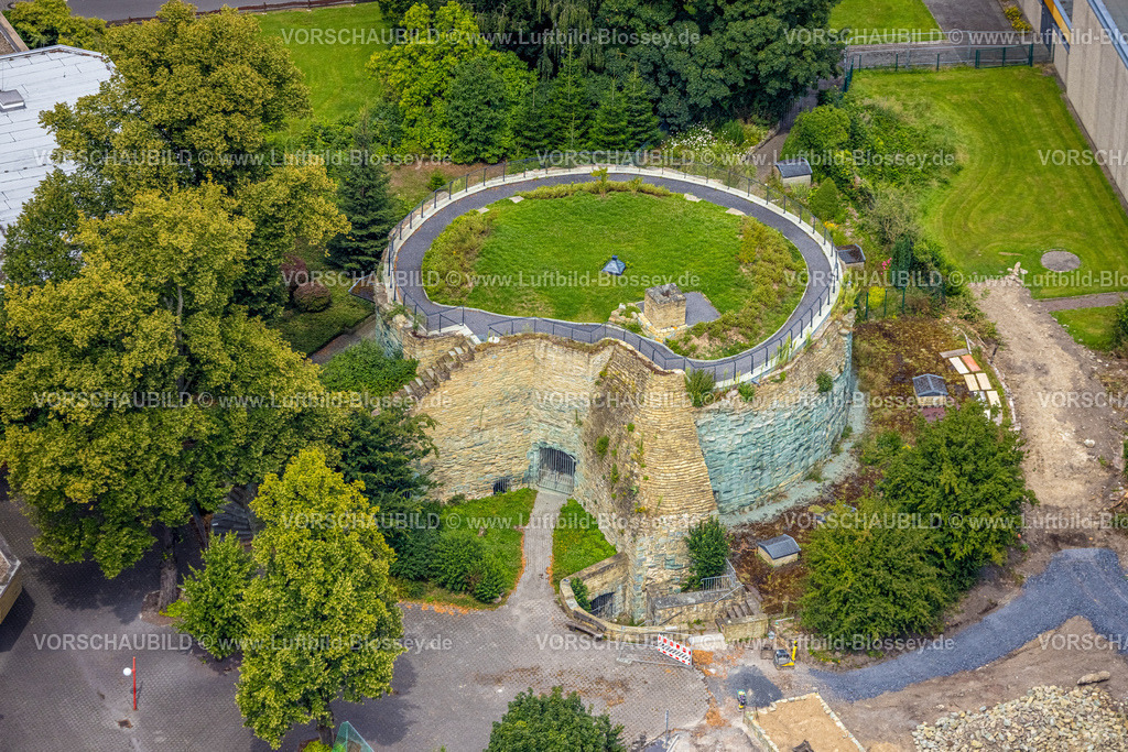 Werl240712082 | Luftbild, Altes Schloss Werl, Schlossruine des ehemaligen kurfürstlichen Stadtschlosses, am Ursulinengymnasium, Werl, Soester Börde, Nordrhein-Westfalen, Deutschland