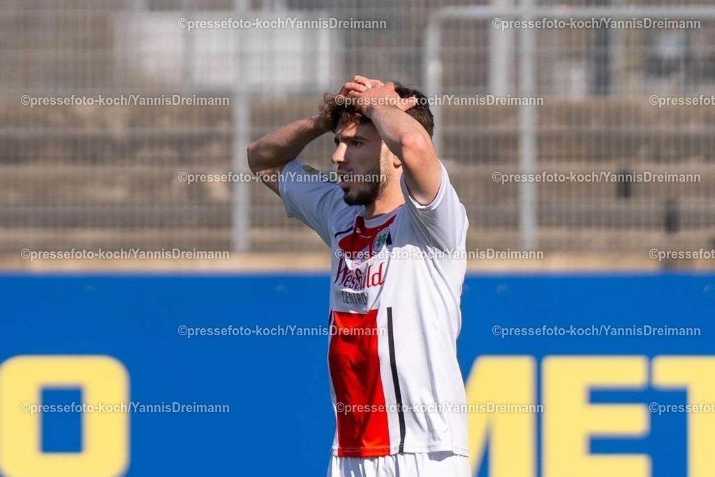 xYDR29032501050 | 29.03.2025, xydrx, Fußball, Fortuna Düsseldorf II (U23) - SC Rot-Weiss Oberhausen, Regionalliga West, Paul-Janes-Stadion: Diamant Berisha (Rot-Weiß Oberhausen #7) ärgert sich über die vergebene Chance,