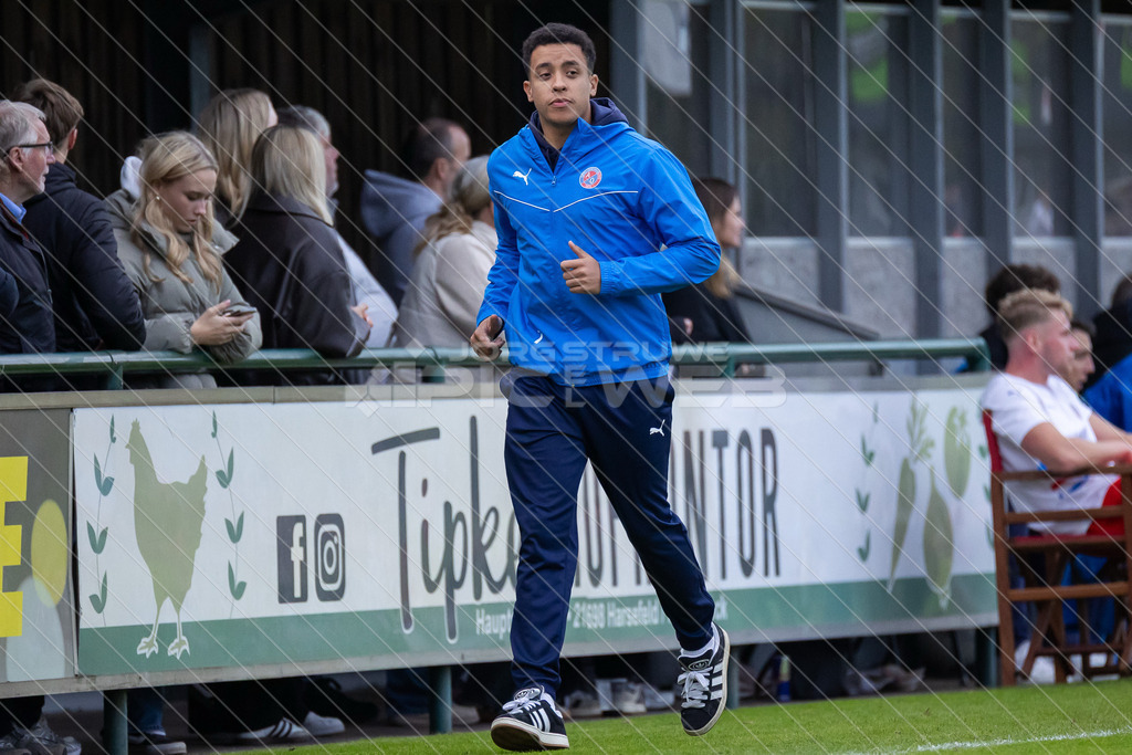 20251004_Picselweb-Fotografie_1R3_4213_web | Bezirkspokal Viertelfinale, SV Ahlerstedt/Ottendorf - SV Drochtersen/Assel II, Ergebnis 0:3. Foto: Jörg Struwe - picselweb.de - Realisiert mit Pictrs.com