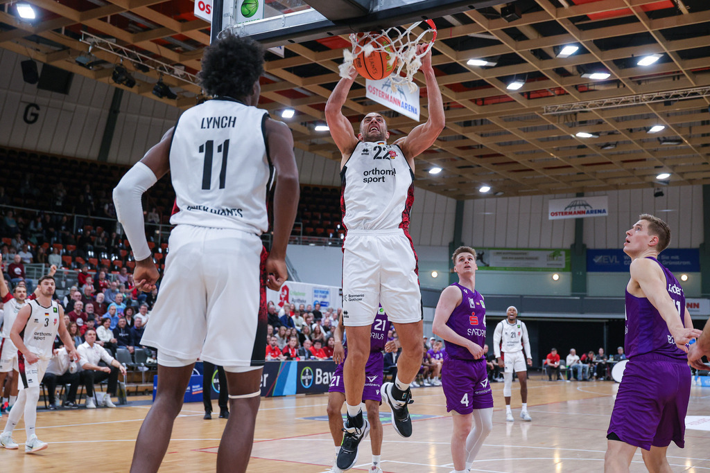 Pro A BAYER GIANTS vs BG Göttingen-8 | Fotos von Basketballspielen aus dem Raum NRW fotografiert von Gero Mueller-Laschet und Daniel Schaefer - Realisiert mit Pictrs.com