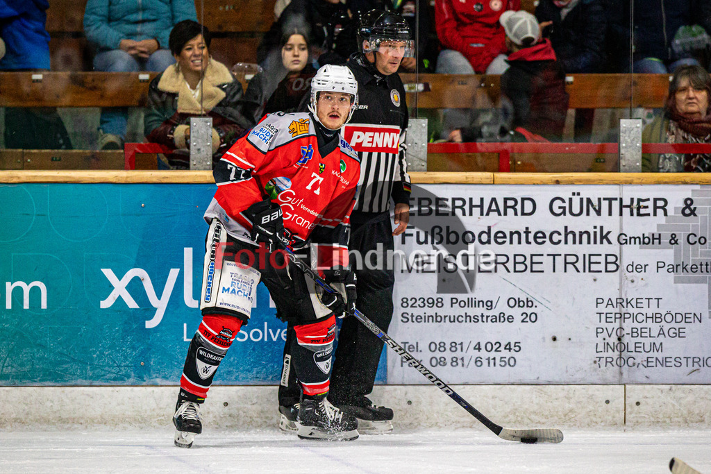 TSV Peißenberg Miners vs Legenden 20 TSV Peißenberg | TSV Peißenberg Legenden 20 Jahre Bayernliga, TSV Peißenberg Miners vs Legenden 20 TSV Peißenberg,Bernhard SCHMID (Miners 77) in Aktion,2024-09-13 in Peißenberg (Eisstadion)Bernhard SCHMID (Miners 77)Copyright: WolfgangxLindner