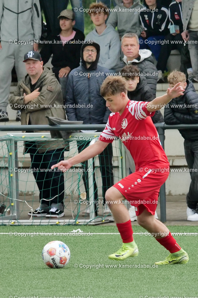Fußball : C-Junioren : Aufstieg Regionalliga West : SUS 09 Dinslaken - Vfb 03 Hilden am 04.06.2026 in Dinslaken | Fußball : C-Junioren : Aufstieg Regionalliga West : SUS 09 Dinslaken (rotr Trikots)- Vfb 03 Hilden (weiße Trikots) am 04.06.2026 in Dinslaken - Realisiert mit Pictrs.com