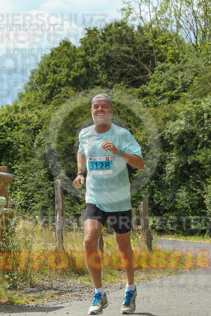 220625_1531_EV4_4140 | Sportfotografie im Rhein-Sieg Kreis, Köln, Bonn, NRW, Rheinland Pfalz, Hessen, etc. Unser Tätigkeitsfeld umfasst den Laufsport vom Volkslauf über den Marathon, Duathlon, Triathon bis zum Ultralauf wie Kölnpfad Ultra oder Schindertrail.