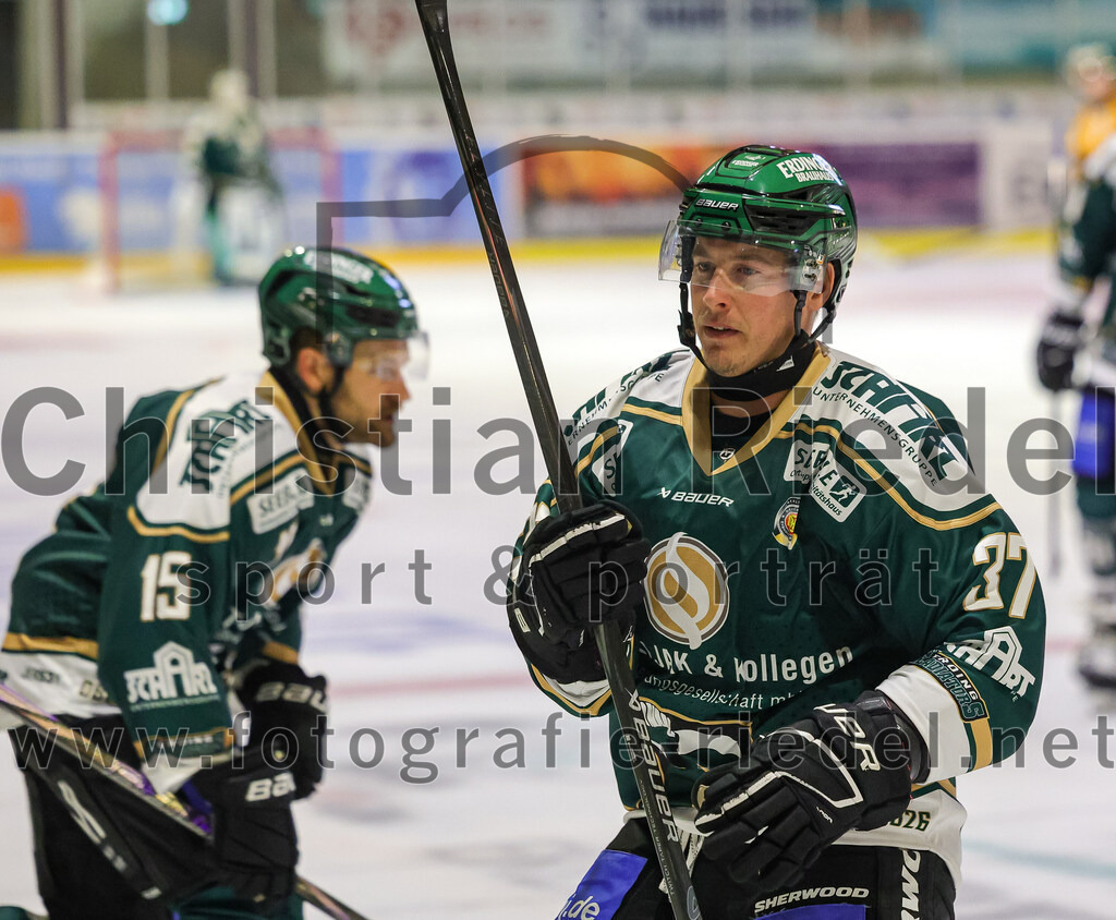 2025-08-22_043_TSV_Erding_gegen_EV_Fuessen | Erding, Deutschland, 22.08.2025:Eishockey, Oberliga Süd 2025 / 2026, Testspiel, TSV Erding gegen EV Füssen, Endergebnis: 1:4Thomas Matheson (Erding Gladiators, #37)Foto: Christian Riedel / fotografie-riedel.net