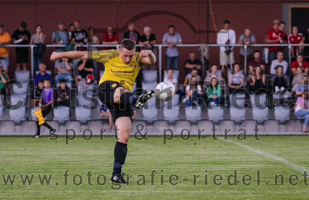 2023-09-07_073_FC_Finsing_gegen_FC_Moosinning_II | Finsing, Deutschland, 07.09.2023:
Fußball, Kreisliga 2023 / 2024, 8. Spieltag, FC Finsing gegen FC Moosinning II, Endergebnis: 3:0

Georg Humplmair (FC Moosinning, #2)

Foto: Christian Riedel / fotografie-riedel.net