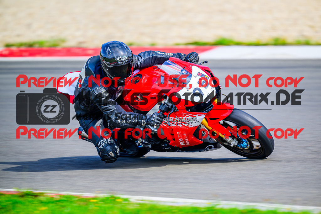 MaZZes_FotoMatrix_240910_6007705_8477 | ROT