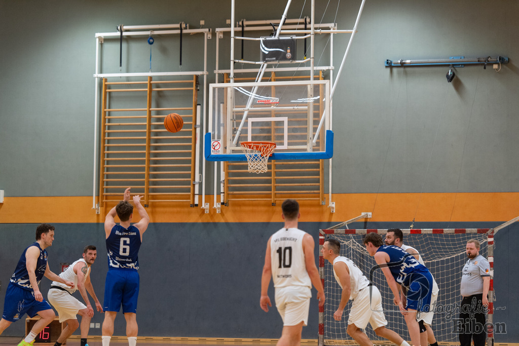 Wattworms Edewecht-Lions Ofenerdiek | Wattworms Edewecht (weiß)-Lions Ofenerdiek (blau) am 22.02.2026 in Edewecht (Heinz-zur-Jührden-Halle); Photo: Philip Eiben 2025 - Realisiert mit Pictrs.com