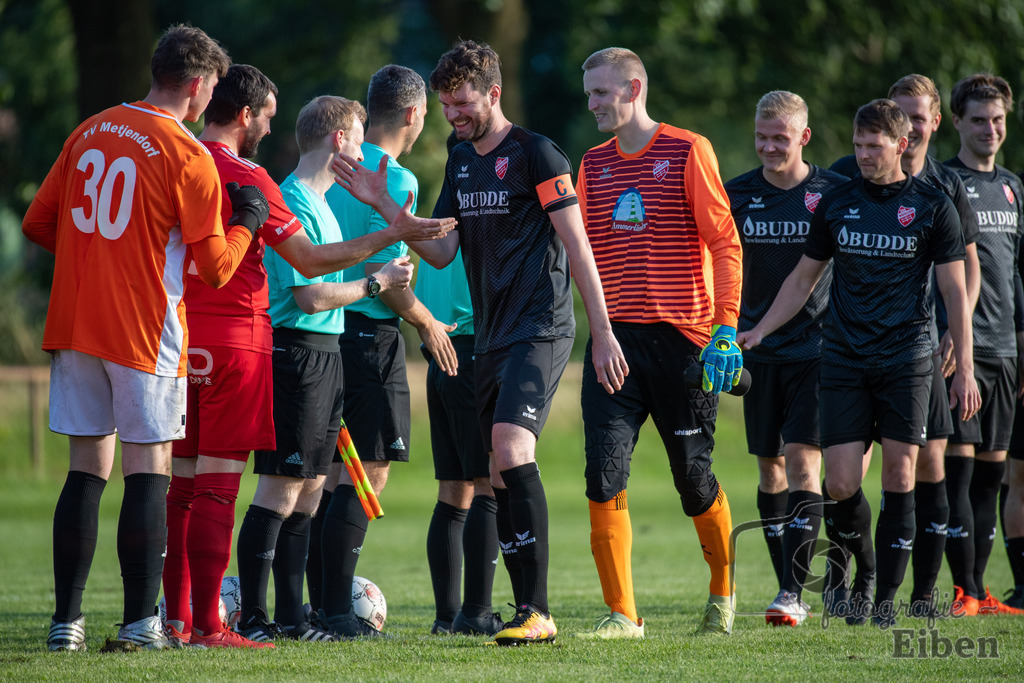 TV Metjendorf-SVE Wiefelstede | Kreisliga Herren;TV Metjendorf (rot)-SVE Wiefelstede (schwarz) am 08.08.2023; in Metjendorf (Sportanlage Metjendorf), Photo: Philip Eiben 2023 - Realisiert mit Pictrs.com