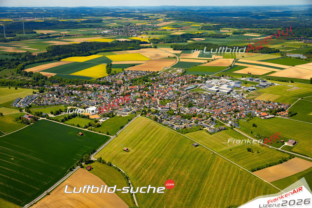 Luftaufnahme von  Schechingen - Die Luftaufnahme wurde 2025 vom UL-Flugzeug heraus erstellt ( keine Drohne ) - Hochauflösende Luftaufnahme - für professionelle Ausdrucke geeignet. Die Geschenkidee !Mit Lizenz und Bildrechte bestellbar
