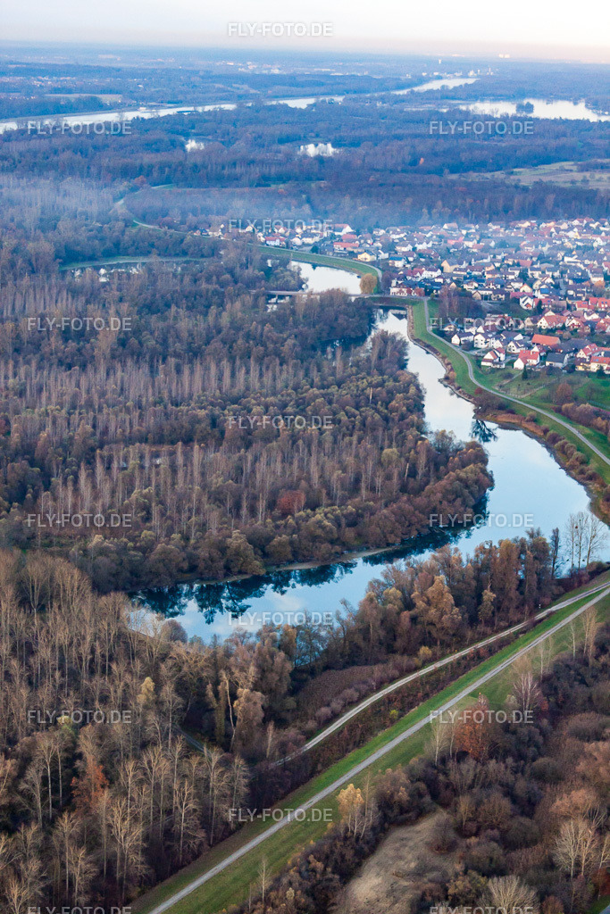 Altrhein | Luftbild: Altrhein im Ortsteil Plittersdorf in Rastatt im Bundesland Baden-Württemberg in Deutschland. Foto: IMG_22923.jpg vom 21.11.2009 durch Werner Riehm/FLY-FOTO.de - Realisiert mit Pictrs.com
