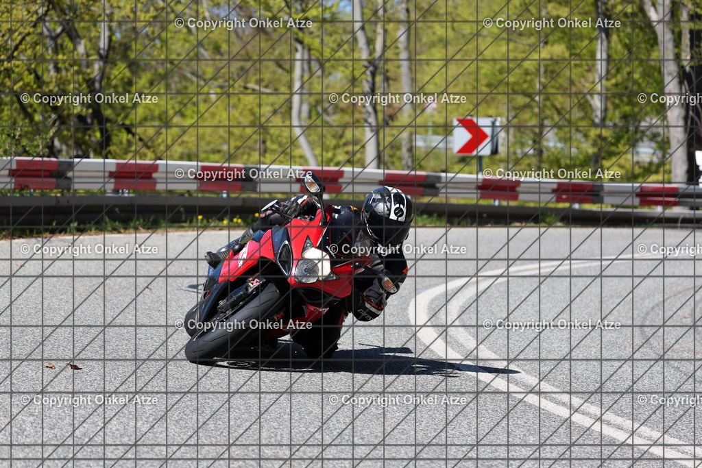 IMG_7511 | Fotograf am Kyffhäuser. Onkel Atze. Kyffhäuser Rennstrecke. Café36. Motorsportfotografie. - Realisiert mit Pictrs.com