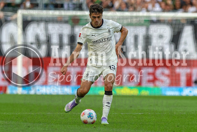 Borussia Mönchengladbach vs SV Werder Bremen - Bundesliga  | Mönchengladbach, Deutschland, 14.09.25:   Giovanni Alejandro Reyna (Borussia Mönchengladbach) in Aktion am Ball, Einzelaktion waehrend des Spiels der Bundesliga zwischen Borussia Mönchengladbach vs SV Werder Bremen im Stadion im Borussia Park(Foto von Brauer-Fotoagentur / Adrian Schlueter)