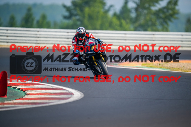 MaZZes_FotoMatrix_220626_6087 | PROSUPERSTOCK