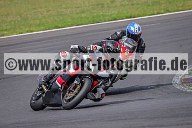 pube1590 | Professionelle Fotos von Sportveranstaltungen, aber auch Hochzeiten und anderen Events. - Realisiert mit Pictrs.com